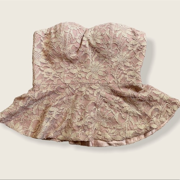 Forever 21 Tops - Forever 21 Lace Baby Pink Corset Peplum Top